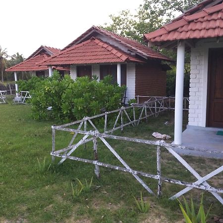 Windy Beach Cabanas Kalpitiya Szoba fotó